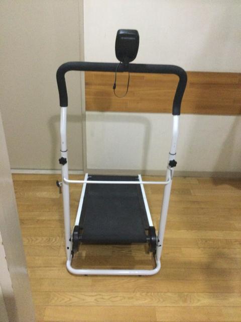自走式 ルームランナー 折りたたみ式 液晶計測器付き 引き取り手渡し限定品 < ヘルス/ビューティー  自走式 ルームランナー 折りたたみ式 液晶計測器付き 引き取り手渡し限定品 < ヘルス/ビューティーの
