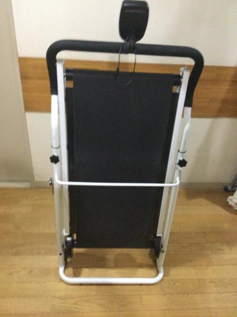 自走式 ルームランナー 折りたたみ式 液晶計測器付き 引き取り手渡し限定品 < ヘルス/ビューティー  自走式 ルームランナー 折りたたみ式 液晶計測器付き 引き取り手渡し限定品 < ヘルス/ビューティーの