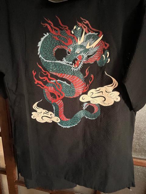 Mサイズ!高貴紳士的!男気溢れる!黒!背中にプリント!かっこいい!甚平!上下セット!ポケットあり!前開きありファスナー式!新品! < 男性ファッション  Mサイズ!高貴紳士的!男気溢れる!黒!背中にプリント!かっこいい!甚平!上下セット!ポケットあり!前開きありファスナー式!新品! < 男性ファッションの