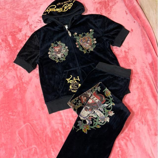 Ed Hardy 定番人気シリーズ  スカルベロアセットアップ半袖 レディース 美品 < ブランド  Ed Hardy 定番人気シリーズ  スカルベロアセットアップ半袖 レディース 美品  < ブランドの