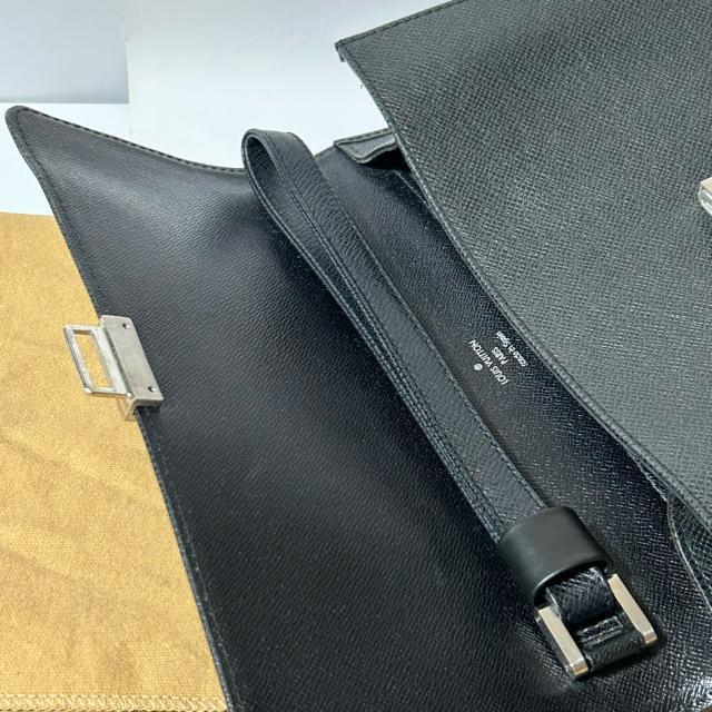 LOUIS VUITTON �^�C�K �Z�����K M30782 CA0021 �Z�J���h�o�b�O �N���b�`�o�b�O �� �u�����h�� 