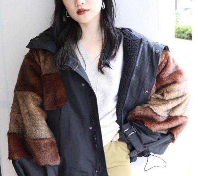 MURUA アウター/エコファー飾りのブラックアウター < ブランド MURUA アウター/エコファー飾りのブラックアウター < ブランドの