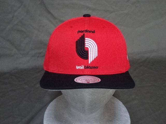 【Mitchell & Ness】 NBAブレイザーズ 創設25周年記念(1970-1995) ロゴ刺繍入り キャップ < 男性ファッション  【Mitchell & Ness】 NBAブレイザーズ 創設25周年記念(1970-1995) ロゴ刺繍入り キャップ  < 男性ファッションの