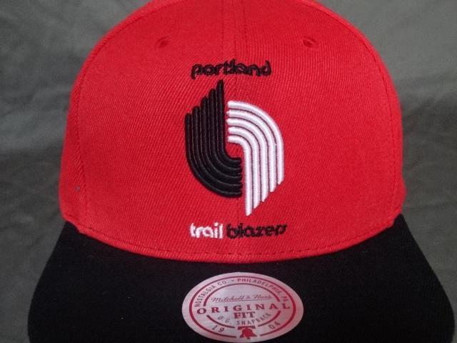 【Mitchell & Ness】 NBAブレイザーズ 創設25周年記念(1970-1995) ロゴ刺繍入り キャップ < 男性ファッション  【Mitchell & Ness】 NBAブレイザーズ 創設25周年記念(1970-1995) ロゴ刺繍入り キャップ < 男性ファッションの