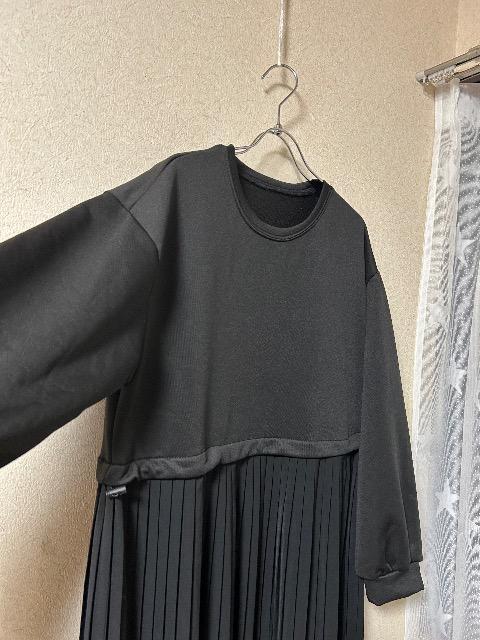 新品タグ付きFRIFUL★トレーナー×シフォンプリーツスカート切替ブラックワンピース < 女性ファッション  新品タグ付きFRIFUL★トレーナー×シフォンプリーツスカート切替ブラックワンピース < 女性ファッションの