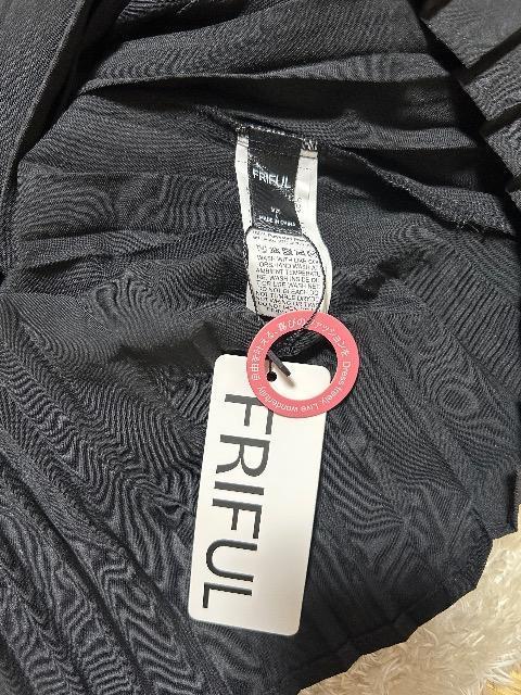 新品タグ付きFRIFUL★トレーナー×シフォンプリーツスカート切替ブラックワンピース < 女性ファッション  新品タグ付きFRIFUL★トレーナー×シフォンプリーツスカート切替ブラックワンピース < 女性ファッションの