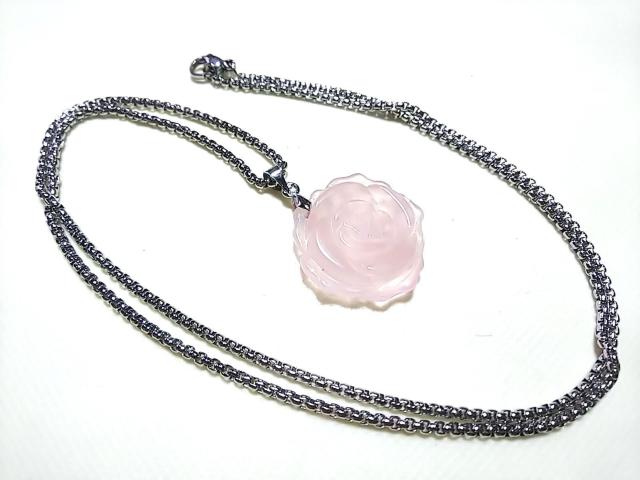 天然石★ローズクォーツ 薔薇彫り ペンダント < 女性アクセサリー/時計 天然石★ローズクォーツ 薔薇彫り ペンダント < 女性アクセサリー/時計の