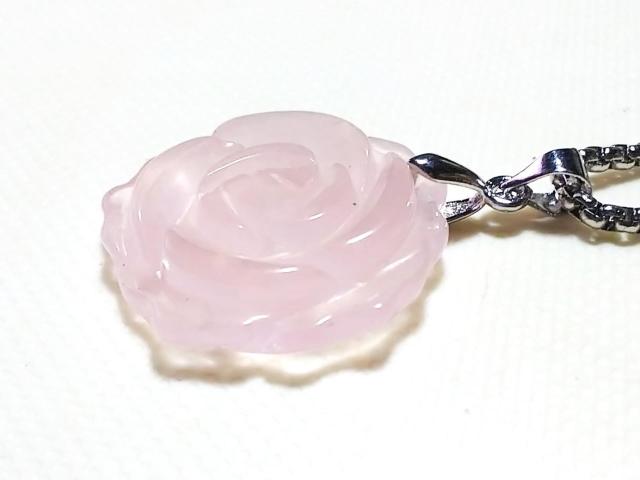 天然石★ローズクォーツ 薔薇彫り ペンダント < 女性アクセサリー/時計 天然石★ローズクォーツ 薔薇彫り ペンダント < 女性アクセサリー/時計の