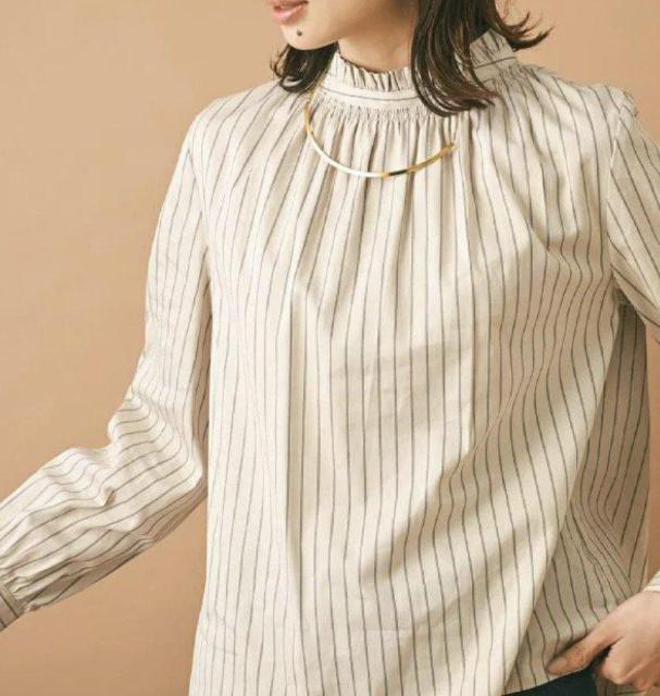 アンタイトル☆2026春夏新作☆【コットン100/洗える】シャーリングフリルネックブラウス < ブランド アンタイトル☆2026春夏新作☆【コットン100/洗える】シャーリングフリルネックブラウス < ブランドの