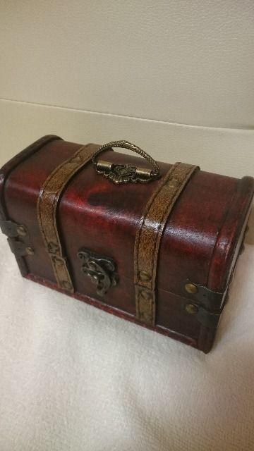 中古品 アンティーク 木製 宝箱型 小物入れ! < インテリア/ライフ  中古品 アンティーク 木製 宝箱型 小物入れ! < インテリア/ライフの