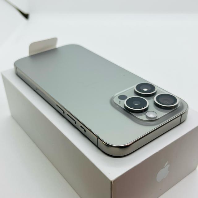 gp@iPhone 15 Pro 256 GB SIMt[@i`@{