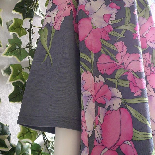 新品 9551 ML 大きな花柄 チュニック 春 夏 秋 グレー系 レディース ストレッチ 薄手 ジャージー 上品 エレガント < 女性ファッション 新品 9551 ML 大きな花柄 チュニック 春 夏 秋 グレー系 レディース ストレッチ 薄手 ジャージー 上品 エレガント < 女性ファッションの