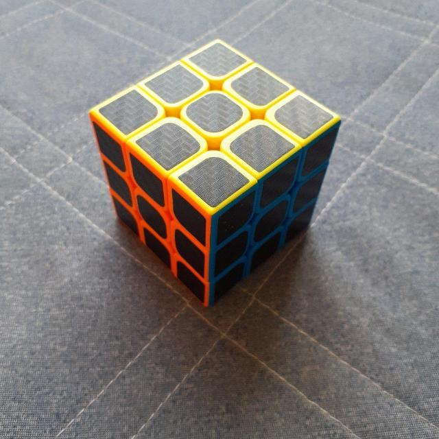 ���[�r�b�N�L���[�u �J�[�{���L���[�u �� ��������� 