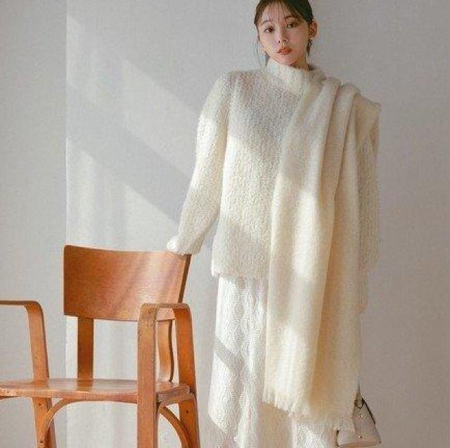 Stoleマフラー★モヘアタッチのアイボリーストール/新品♪ < 女性ファッション Stoleマフラー★モヘアタッチのアイボリーストール/新品♪ < 女性ファッションの
