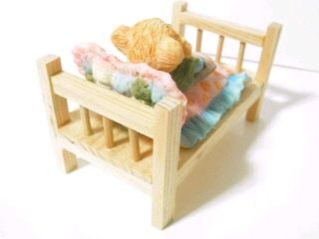 可愛い♪木製&樹脂製 カントリーくまさん《ベッド》T < おもちゃ  可愛い♪木製&樹脂製 カントリーくまさん《ベッド》T < おもちゃの