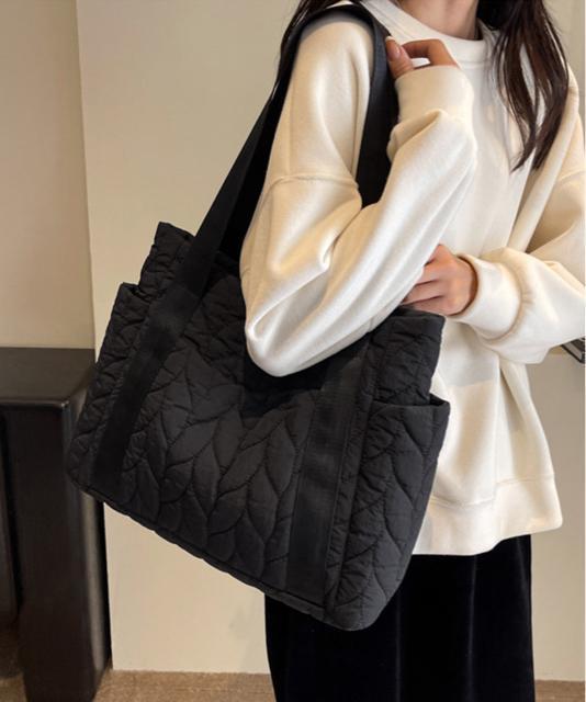 送料無料 新品 キルティングトートバッグ 韓国風鞄 軽量 < 女性ファッション  送料無料 新品 キルティングトートバッグ 韓国風鞄 軽量 < 女性ファッションの