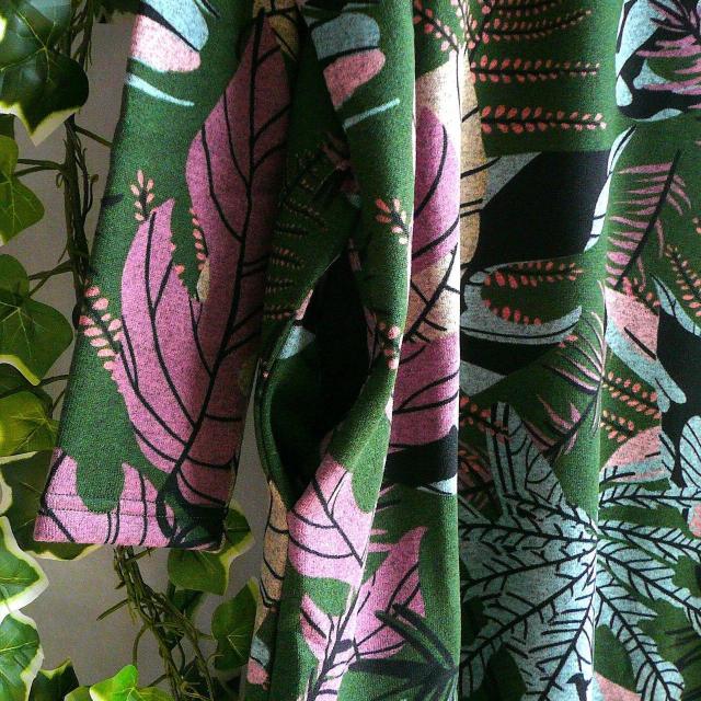 新品 9938 ML 裏起毛 あったか ワンピース 緑系 秋 冬 ボタニカル柄 ゆったりタートル ストレッチ ニットソー < 女性ファッション 新品 9938 ML 裏起毛 あったか ワンピース 緑系 秋 冬 ボタニカル柄 ゆったりタートル ストレッチ ニットソー < 女性ファッションの