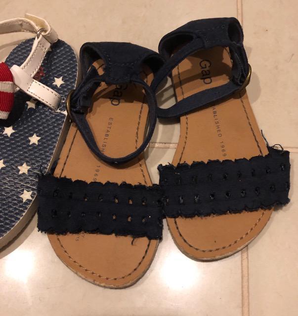 GAPギャップ☆女の子サンダル2点セット < ブランド  GAPギャップ☆女の子サンダル2点セット < ブランドの