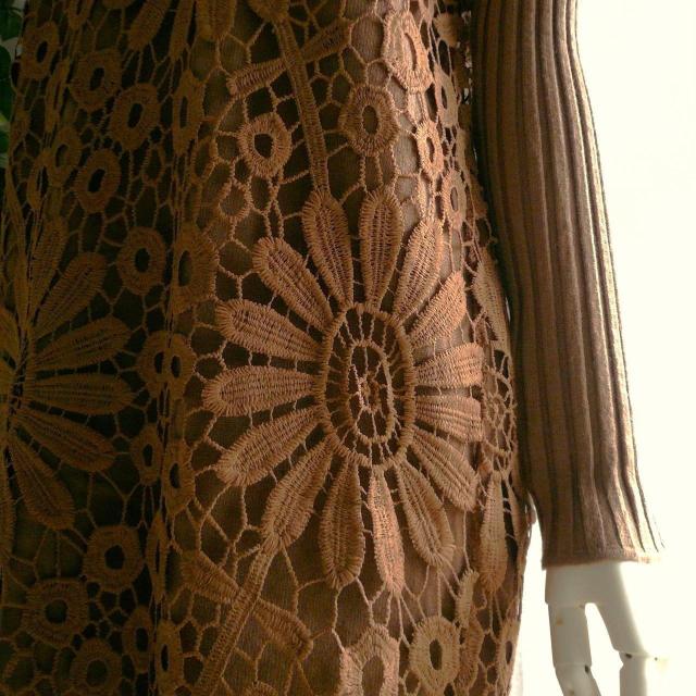 新品 9467 ML 花模様 クロシェ ニット チュニック ワンピース 秋 冬 ブラウン ボトルネック 長袖 リブニット < 女性ファッション 新品 9467 ML 花模様 クロシェ ニット チュニック ワンピース 秋 冬 ブラウン ボトルネック 長袖 リブニット < 女性ファッションの