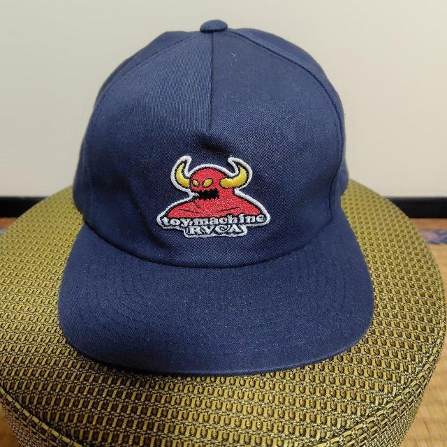 トイマシーン×RVCA コラボキャップ ネイビー < 男性ファッション トイマシーン×RVCA コラボキャップ ネイビー < 男性ファッションの