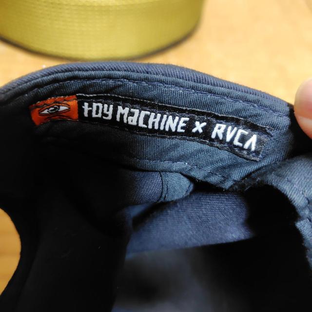トイマシーン×RVCA コラボキャップ ネイビー < 男性ファッション トイマシーン×RVCA コラボキャップ ネイビー < 男性ファッションの