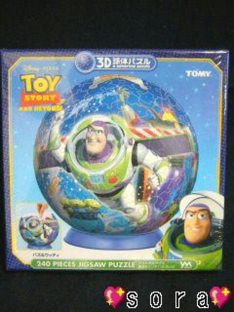ディズニー【トイストーリー バズ&ウッディ】ディスプレイ台付♪3D球体 パズル < おもちゃ ディズニー【トイストーリー バズ&ウッディ】ディスプレイ台付♪3D球体 パズル < おもちゃの