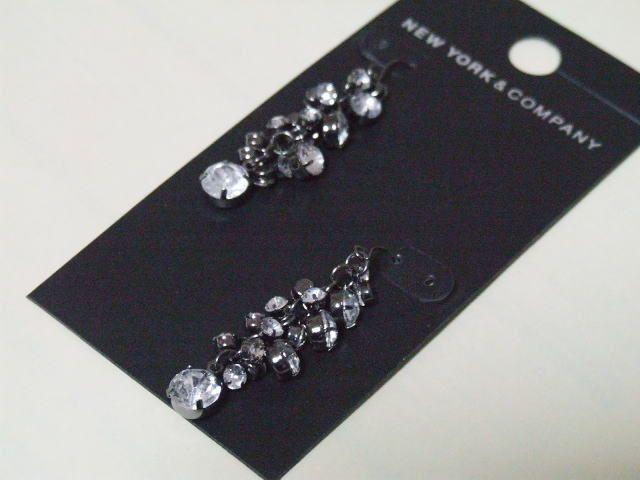 新品NEW YORK & COMPANYアンティーク調ストーン房ピアス < 女性アクセサリー/時計  新品NEW YORK & COMPANYアンティーク調ストーン房ピアス < 女性アクセサリー/時計の