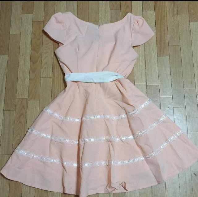 ミニドレス フレア サーモンピンク リボン パール ビジュー キャバ嬢 S 激安 < 女性ファッション  ミニドレス フレア サーモンピンク リボン パール ビジュー キャバ嬢 S 激安 < 女性ファッションの