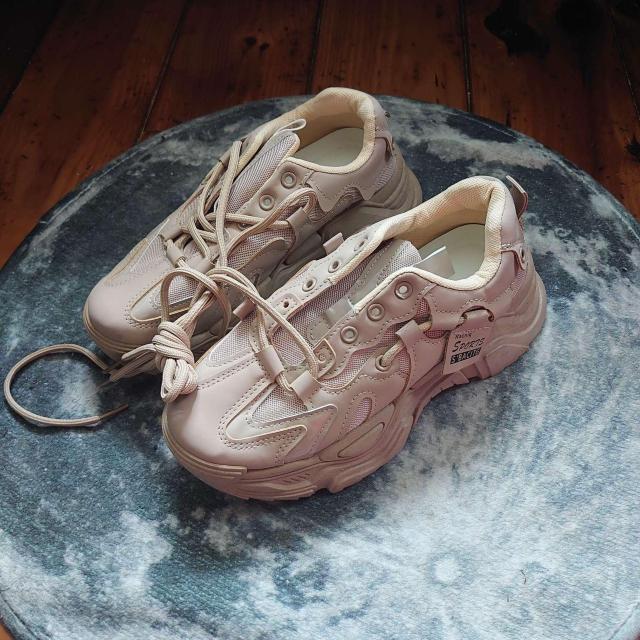 新品 23cm レディース スニーカー ブラウン シューズ 靴 ローカット < 女性ファッション  新品 23cm レディース スニーカー ブラウン シューズ 靴 ローカット  < 女性ファッションの