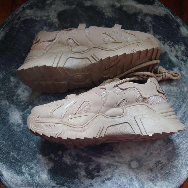 新品 23cm レディース スニーカー ブラウン シューズ 靴 ローカット < 女性ファッション  新品 23cm レディース スニーカー ブラウン シューズ 靴 ローカット < 女性ファッションの