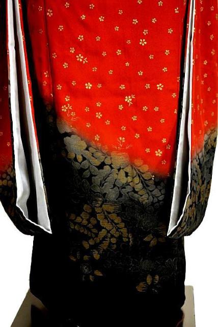 【最高級】新品同様 暈し染め 金彩 桜 草花文 印象的な振袖 身丈159cm 裄丈67.5cm T3374 < 女性ファッション  【最高級】新品同様 暈し染め 金彩 桜 草花文 印象的な振袖 身丈159cm 裄丈67.5cm T3374 < 女性ファッションの