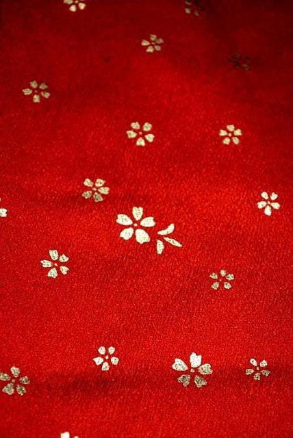 【最高級】新品同様 暈し染め 金彩 桜 草花文 印象的な振袖 身丈159cm 裄丈67.5cm T3374 < 女性ファッション  【最高級】新品同様 暈し染め 金彩 桜 草花文 印象的な振袖 身丈159cm 裄丈67.5cm T3374 < 女性ファッションの