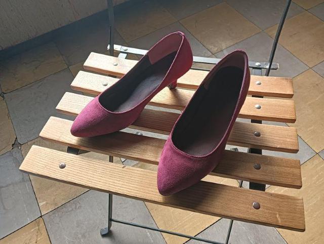 美品 スエード パンプス レッド レディース ボルドー シューズ 靴 24cm < 女性ファッション  美品 スエード パンプス レッド レディース ボルドー シューズ 靴 24cm  < 女性ファッションの