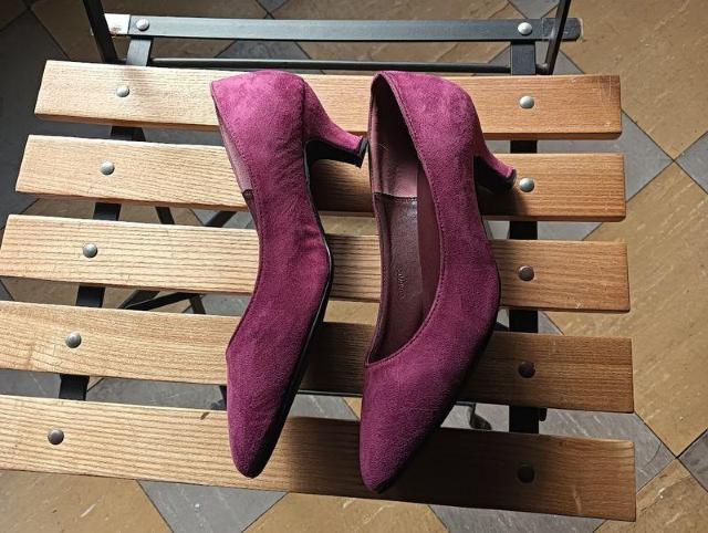 美品 スエード パンプス レッド レディース ボルドー シューズ 靴 24cm < 女性ファッション  美品 スエード パンプス レッド レディース ボルドー シューズ 靴 24cm < 女性ファッションの