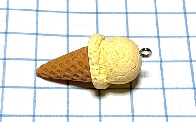 272 大きめのアイスクリーム バニラ色1個 お菓子チャーム アクセサリーパーツ 樹脂粘土 < ペット/手芸/園芸 272 大きめのアイスクリーム バニラ色1個 お菓子チャーム アクセサリーパーツ 樹脂粘土 < ペット/手芸/園芸の