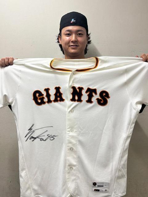 田中瑛斗投手の直筆サイン入りホームユニフォームですXXL サイズです チャリティー】田中 瑛斗選手 直筆サイン入りユニフォーム
