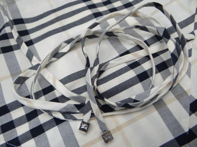 バーバリーロンドン ノースリーブ 襟付き リボン2WAYブラウス アイボリー系 送料無料 < ブランド バーバリーロンドン ノースリーブ 襟付き リボン2WAYブラウス アイボリー系 送料無料 < ブランドの