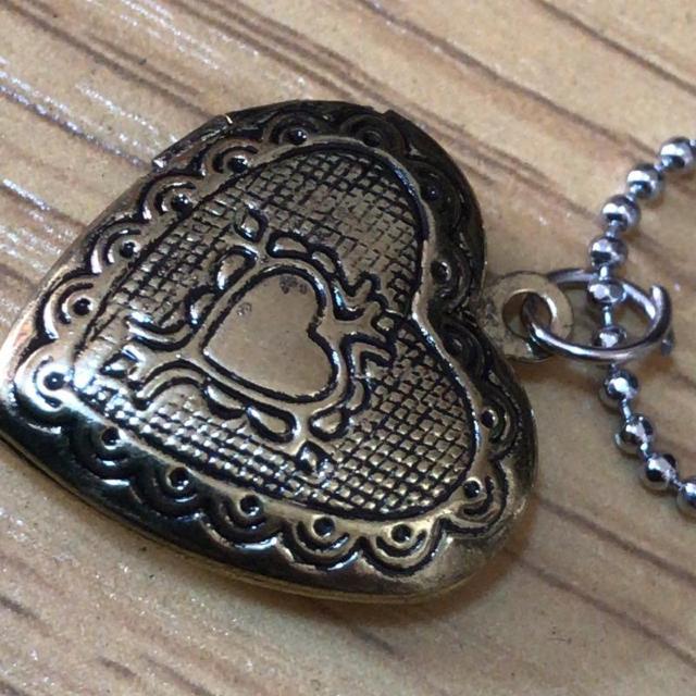 ハート模様入りロケットペンダント ネックレス 首飾り 遺骨 トップ 可愛い ピルケー 安い アクセサリー 小さい ジュエリー < 女性アクセサリー/時計  ハート模様入りロケットペンダント ネックレス 首飾り 遺骨 トップ 可愛い ピルケー 安い アクセサリー 小さい ジュエリー < 女性アクセサリー/時計の