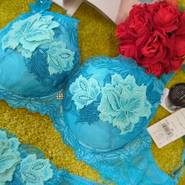 salute/サルート/店舗限定/58G/人肌のエロス/G65&ソングTバックショーツ/M/BS/ターコイズ/ルノアールルノワール < 女性ファッション  salute/サルート/店舗限定/58G/人肌のエロス/G65&ソングTバックショーツ/M/BS/ターコイズ/ルノアールルノワール < 女性ファッションの