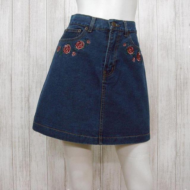 花柄刺繍入り デニムスカート 新品 < 女性ファッション  花柄刺繍入り デニムスカート 新品  < 女性ファッションの