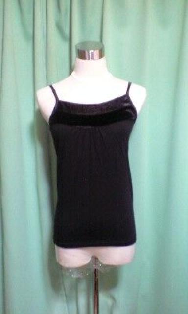 胸元ベロアキャミソールブラック < 女性ファッション 胸元ベロアキャミソールブラック < 女性ファッションの