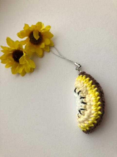 ハンドメイド  ストラップ バッグチャーム ゴールドキウイ♪ < 女性ファッション  ハンドメイド  ストラップ バッグチャーム ゴールドキウイ♪ < 女性ファッションの