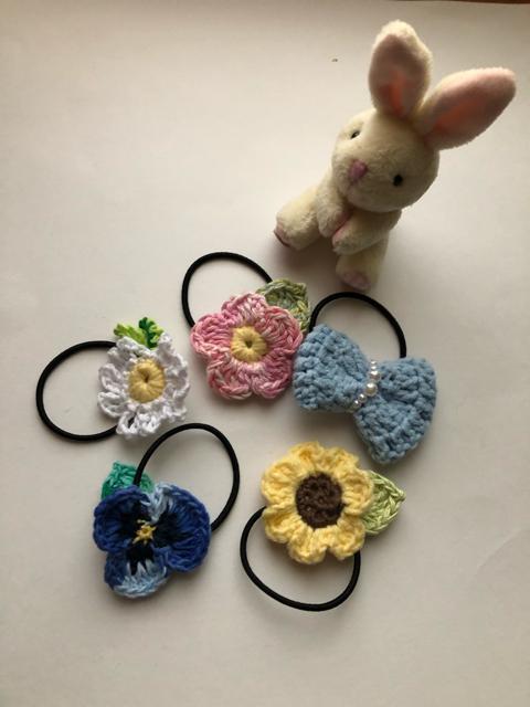ハンドメイド ヘアゴム 小さなお子様用 可愛いお花とリボン♪ < 女性ファッション  ハンドメイド ヘアゴム 小さなお子様用 可愛いお花とリボン♪ < 女性ファッションの