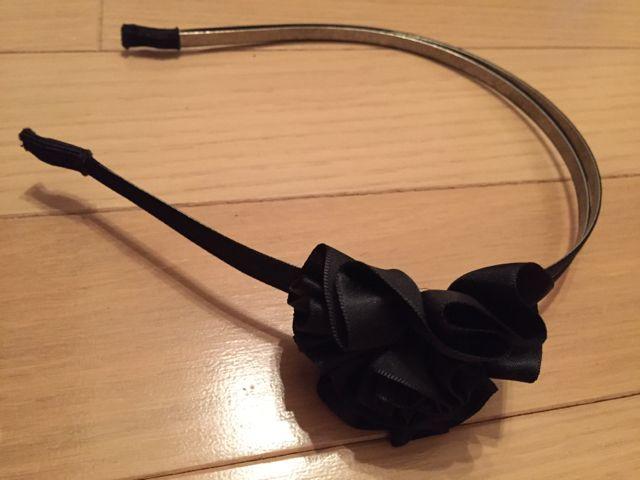 黒カチューシャ 一輪の花 < 女性アクセサリー/時計  黒カチューシャ 一輪の花  < 女性アクセサリー/時計の