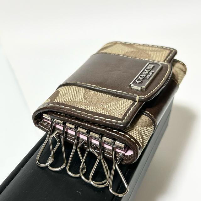 美品 COACH コーチ シグネチャー 6連 キーケース 鍵入れ キャンバス レザー ベージュ ブラウン < 女性ファッション  美品 COACH コーチ シグネチャー 6連 キーケース 鍵入れ キャンバス レザー ベージュ ブラウン < 女性ファッションの