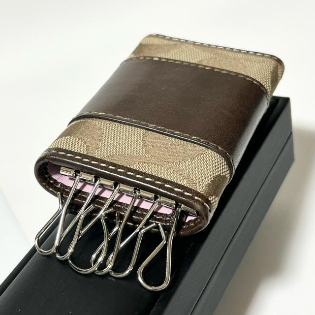 美品 COACH コーチ シグネチャー 6連 キーケース 鍵入れ キャンバス レザー ベージュ ブラウン < 女性ファッション  美品 COACH コーチ シグネチャー 6連 キーケース 鍵入れ キャンバス レザー ベージュ ブラウン < 女性ファッションの