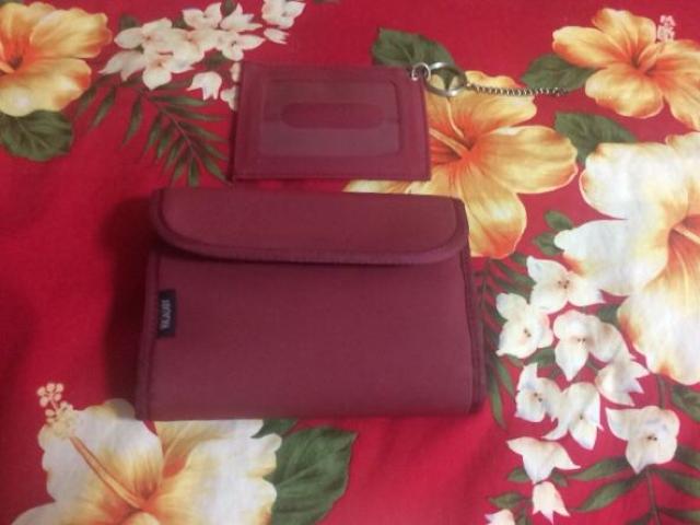 サザビー☆真っ赤なお財布☆定期入れ付き☆美品 < ブランド  サザビー☆真っ赤なお財布☆定期入れ付き☆美品  < ブランドの