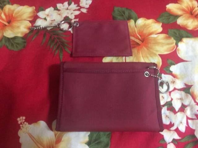 サザビー☆真っ赤なお財布☆定期入れ付き☆美品 < ブランド  サザビー☆真っ赤なお財布☆定期入れ付き☆美品 < ブランドの