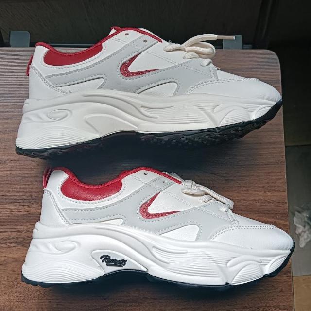 新品 22cm レディース スニーカー ベージュ シューズ 靴 厚底 かわいい < 女性ファッション  新品 22cm レディース スニーカー ベージュ シューズ 靴 厚底 かわいい < 女性ファッションの