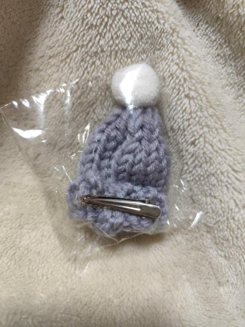 ニット帽のヘアクリップ グレー < 女性アクセサリー/時計 ニット帽のヘアクリップ グレー < 女性アクセサリー/時計の